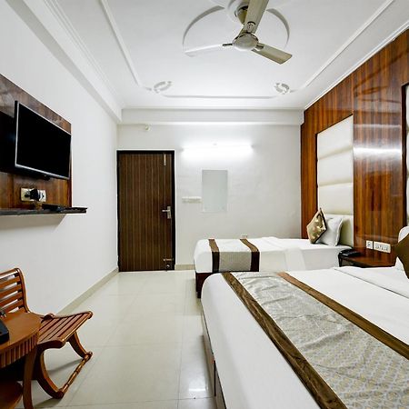 Airport Hotel Kiara - New Delhi Airport מראה חיצוני תמונה