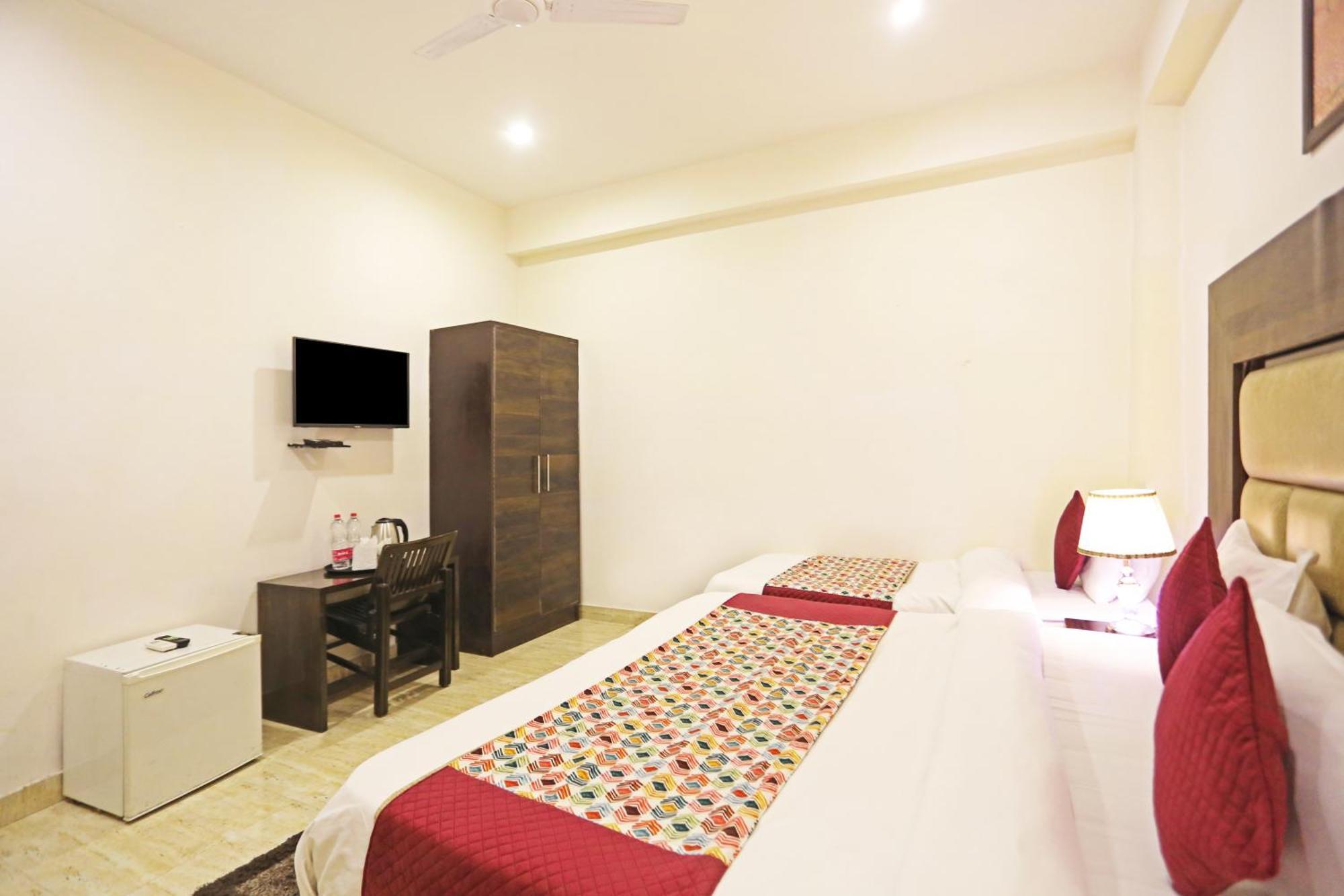 Airport Hotel Kiara - New Delhi Airport מראה חיצוני תמונה