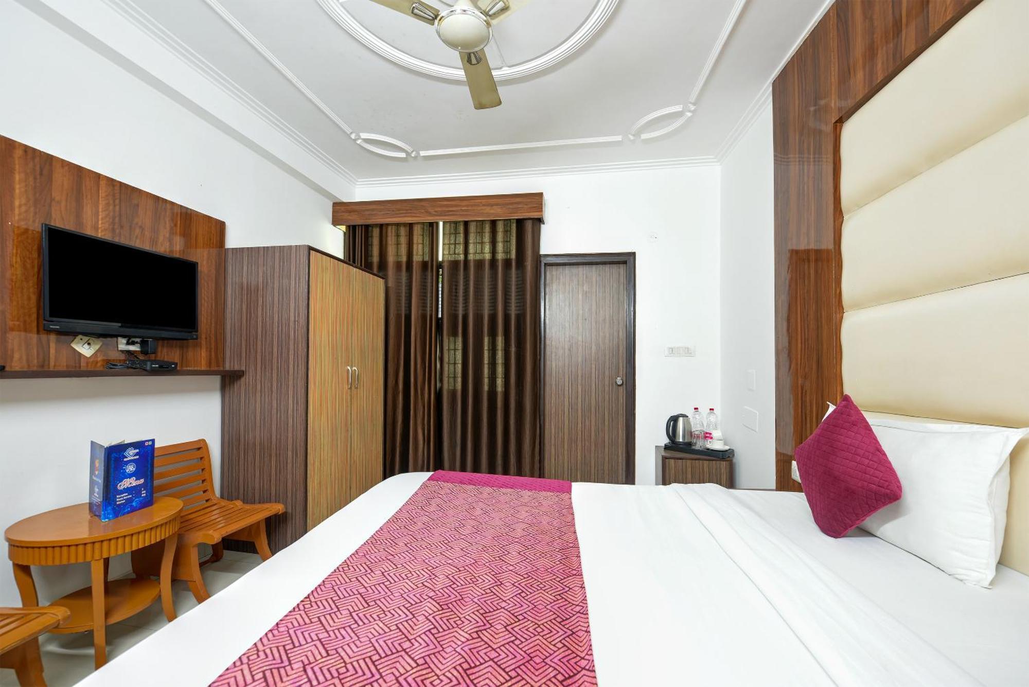 Airport Hotel Kiara - New Delhi Airport מראה חיצוני תמונה